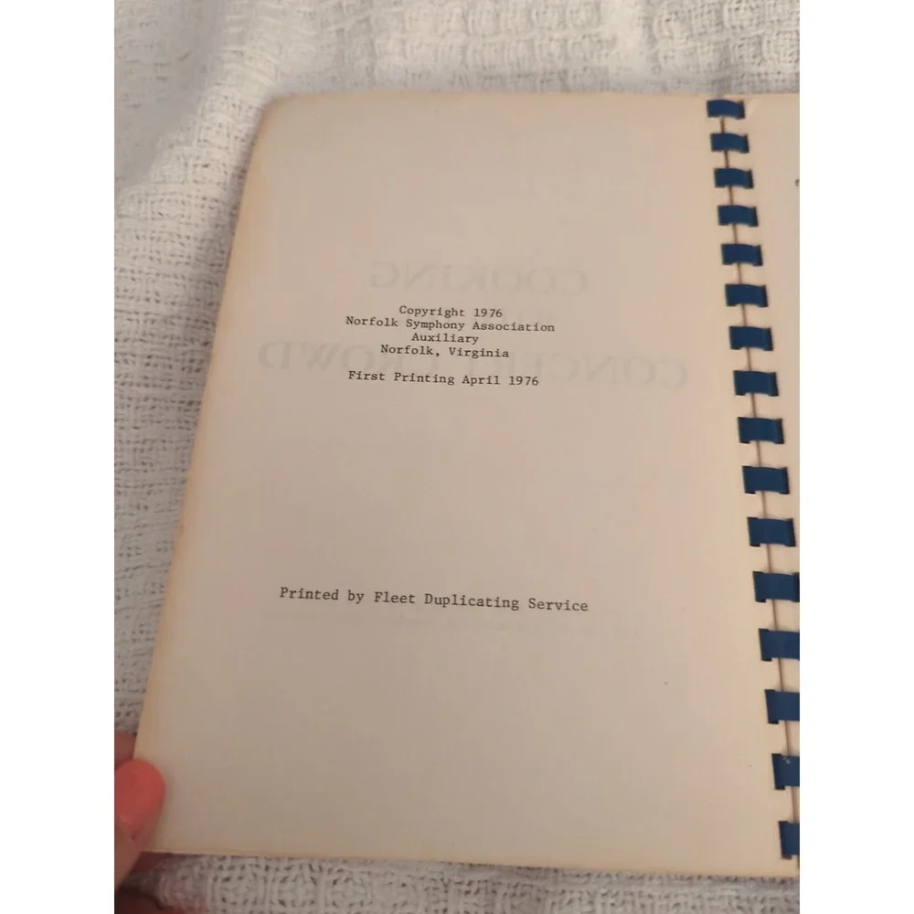 1976‎ Cooking with the Concert Crowd Norfolk Symphony Virginia Recipe Cookbook